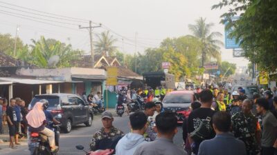Tawuran dua kelompok remaja di Jalan Parangtritis