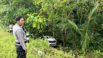 Mobil sudah dievakuasi