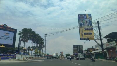 Jalan Tugu Tobong