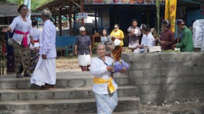 Upacara Melasti 2025 di Pantai Ngobaran