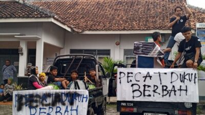 Warga Dusun Berbah Kalurahan Tegaltirto Kapanewon Berbah Lakukan Aksi Demonstasi