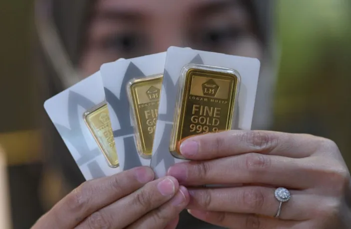 Emas Antam Meroket Lagi: Sentuh Rp2 Juta Per Gram?