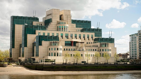 Sejarah Baru: Wanita Pertama Pimpin Badan Intelijen MI6